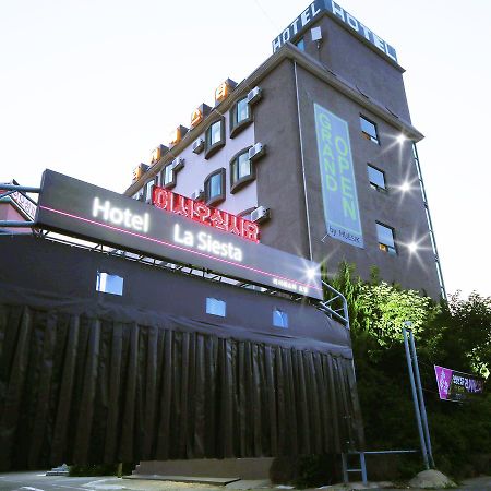 Gunsan La Siesta Hotel מראה חיצוני תמונה